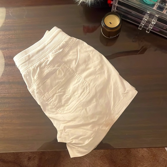 Sonoma White Cargo Shorts - Picture 3 of 5